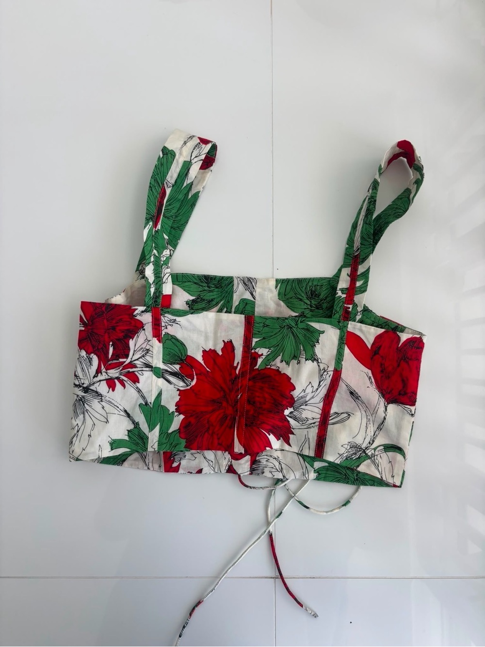 Alexis Floral Print Lace-Up Corset Crop Top
Size: M